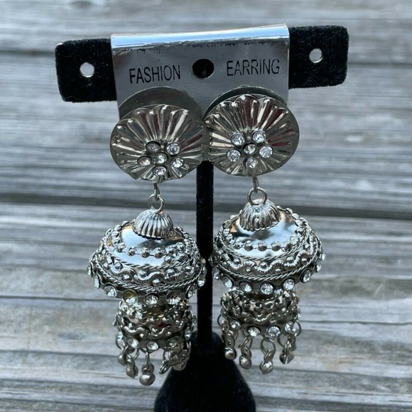 Fashion Earrings Silver Tone Fancy Jewelry Crystal Accents Traditional Earrings - Picture 3 of 11